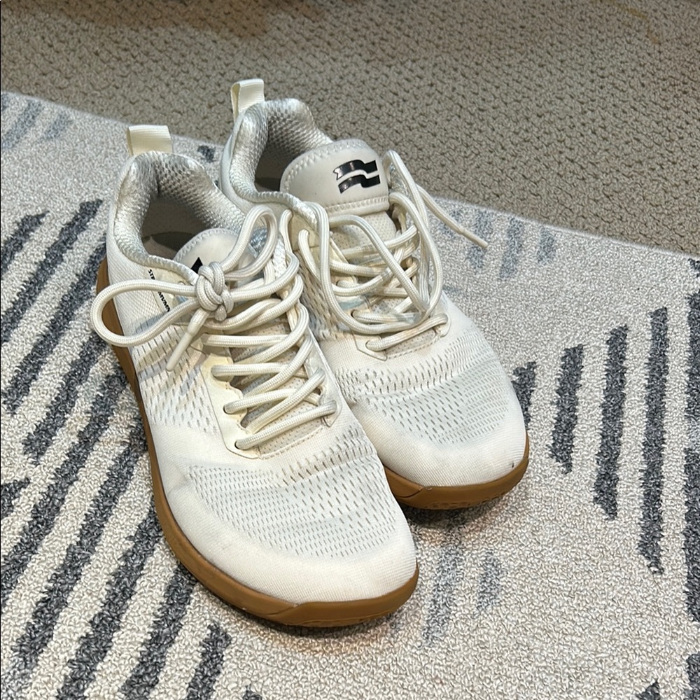 Strike MVMNT Haze Trainer